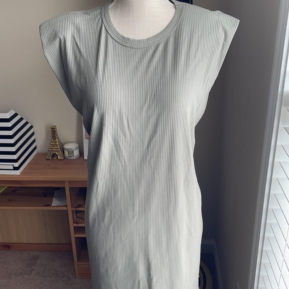 New Forever 21 Green Shoulder Pad Dress - Picture 2 of 4
